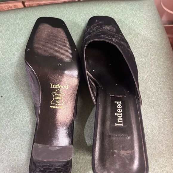 Indeed ladies 10 black emboss heels - Picture 5 of 5